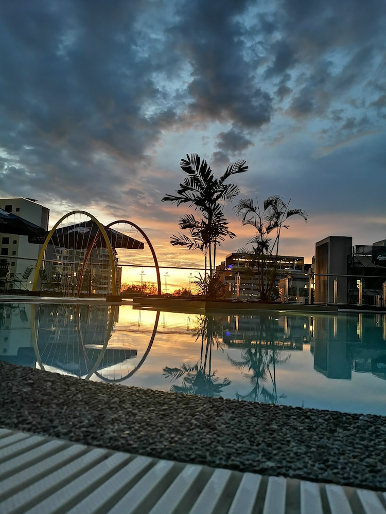 Sabah Oriental Hotel 67/69