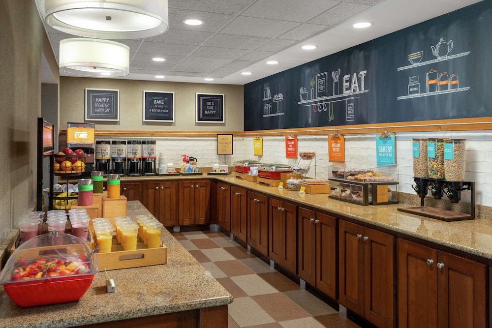 Hampton Inn & Suites Tampa/Ybor City/Downtown 34/42