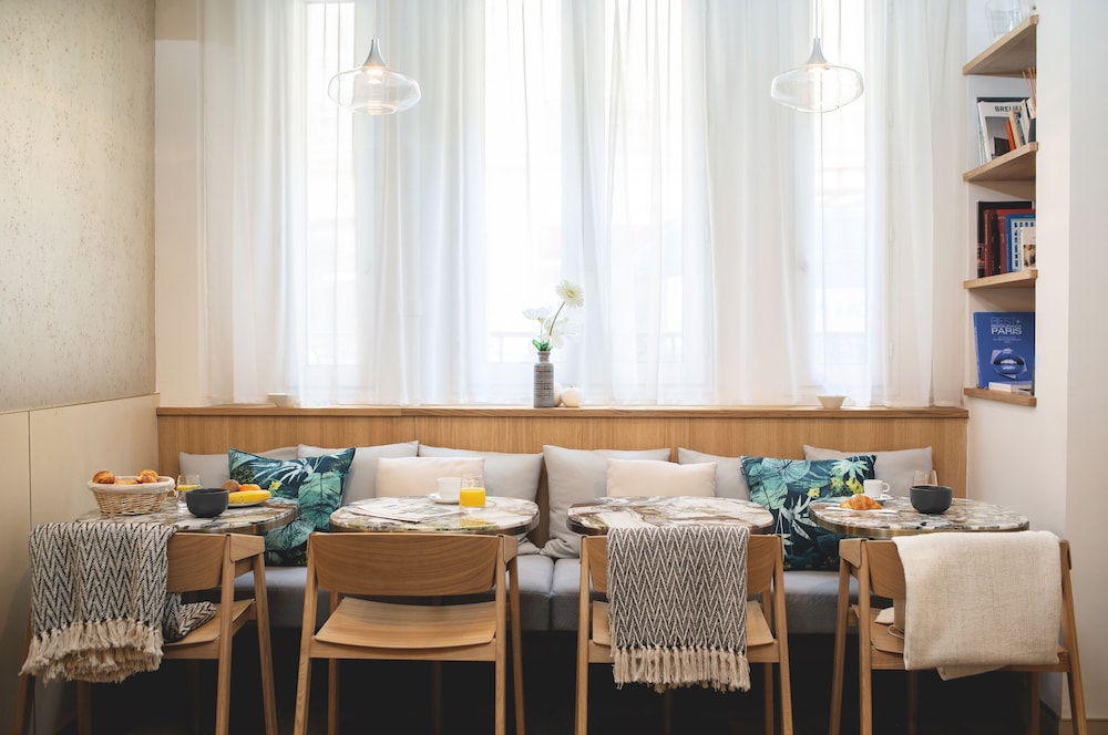 Hotel Opera Marigny 54/62
