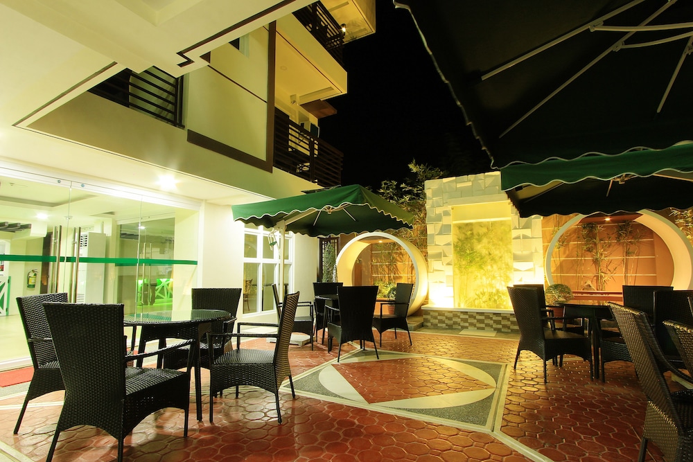 Emerald Boutique Hotel 42/55