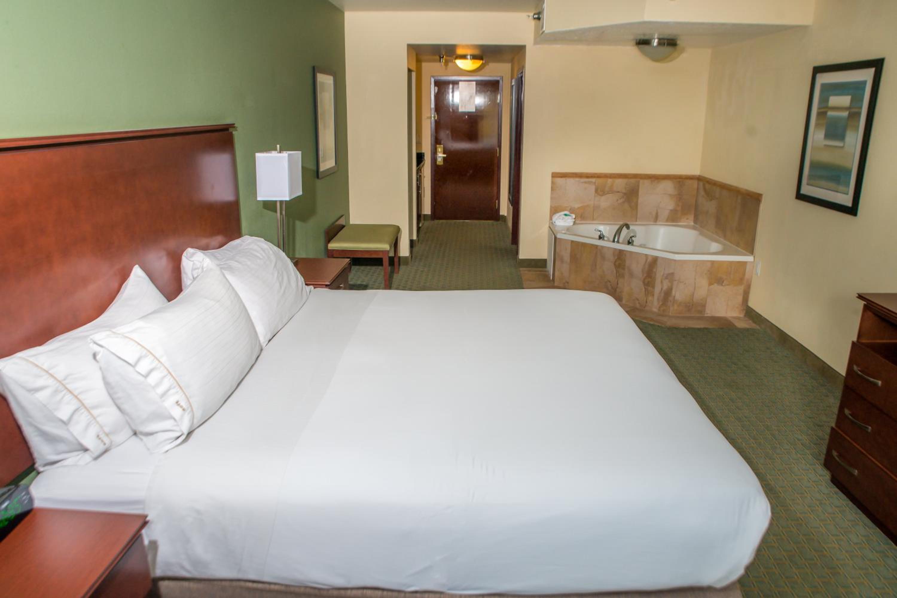 Room, King Bed, Jetted Tub