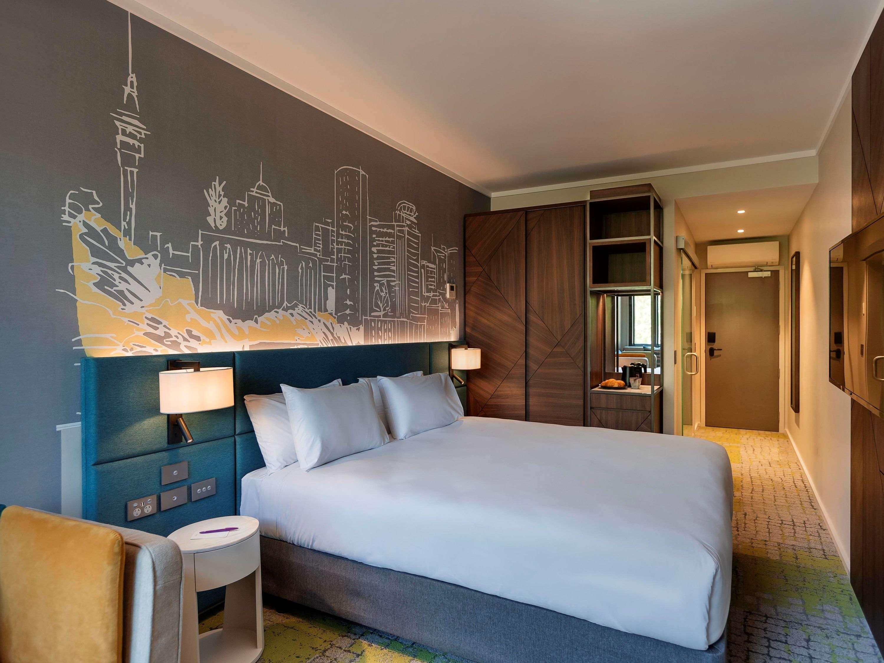 SUPERIOR, KING BED