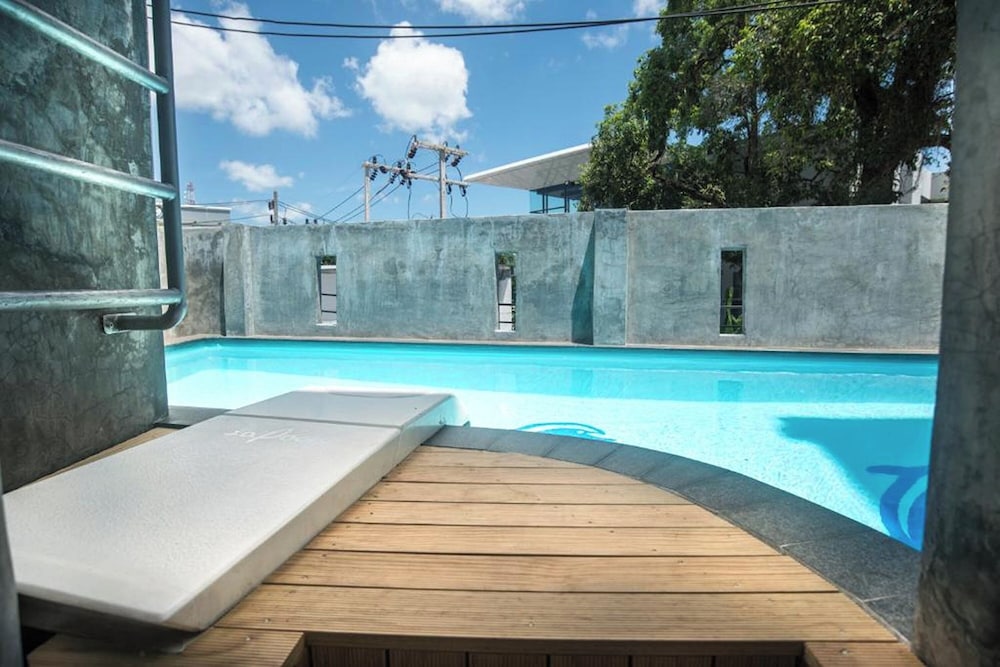 Beehive Phuket Old Town - Hostel 48/64