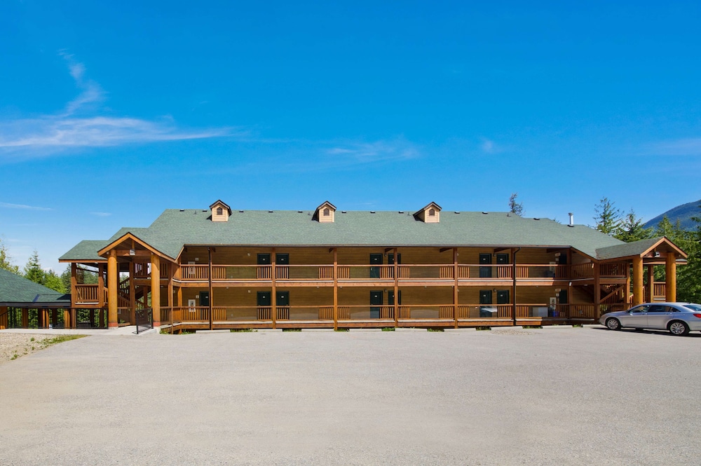 Kootenay Lakeview Resort, BW Signature Collection in BRITISH COLUMBIA
