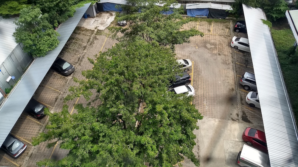 KOMOL RESIDENCE BANGKOK 62/65