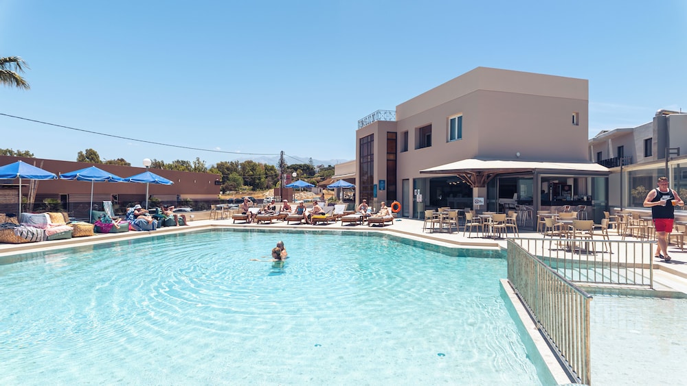 Chrispy Beach Resort 2/43