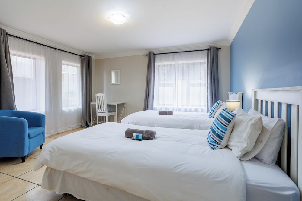 2 Bedrooms, Apartment, 1 Double and 3 Single Beds