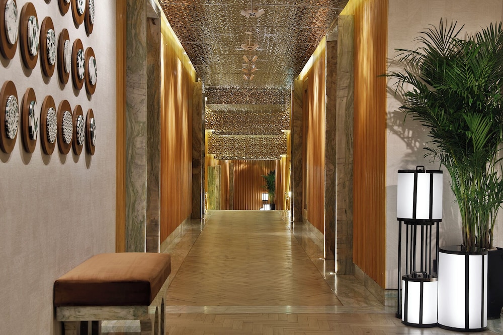 Shangri La Eros New Delhi Hotel 8/72
