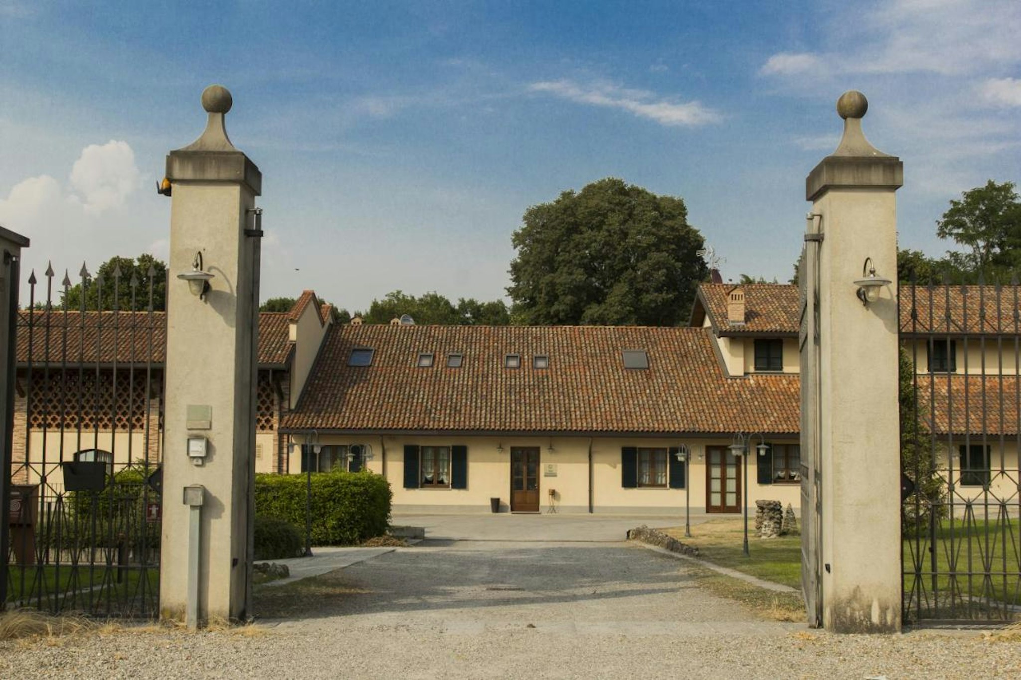 Country Hotel Castelbarco 51/56