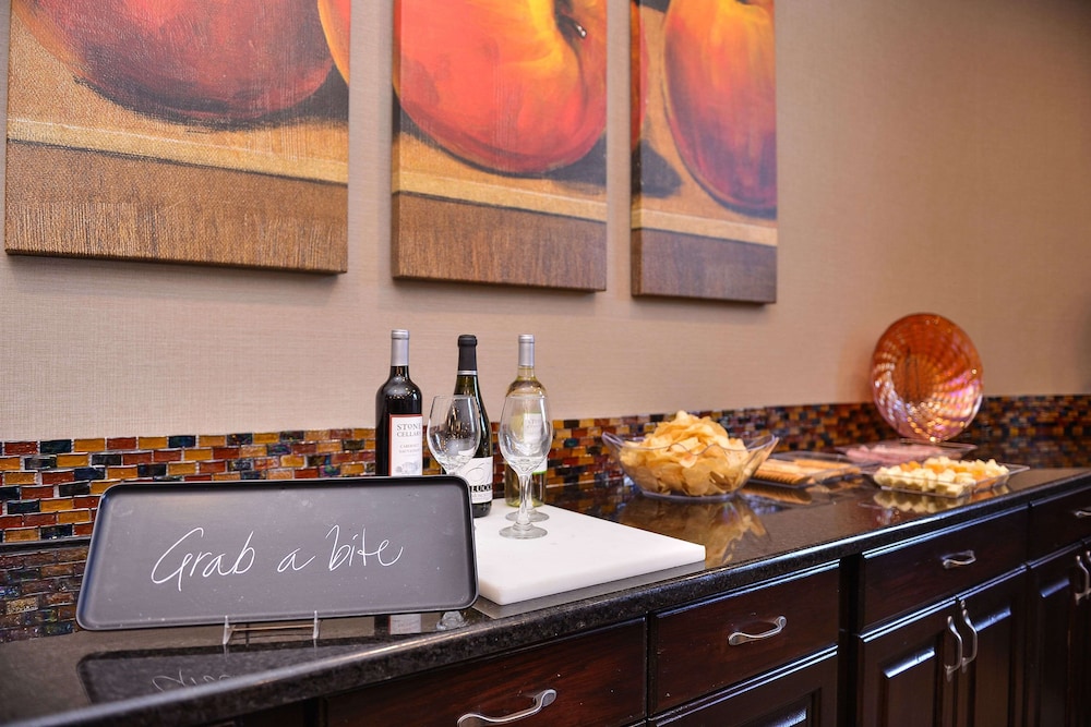 Revel Hotel Minot, SureStay Collection by Best Western 53/66