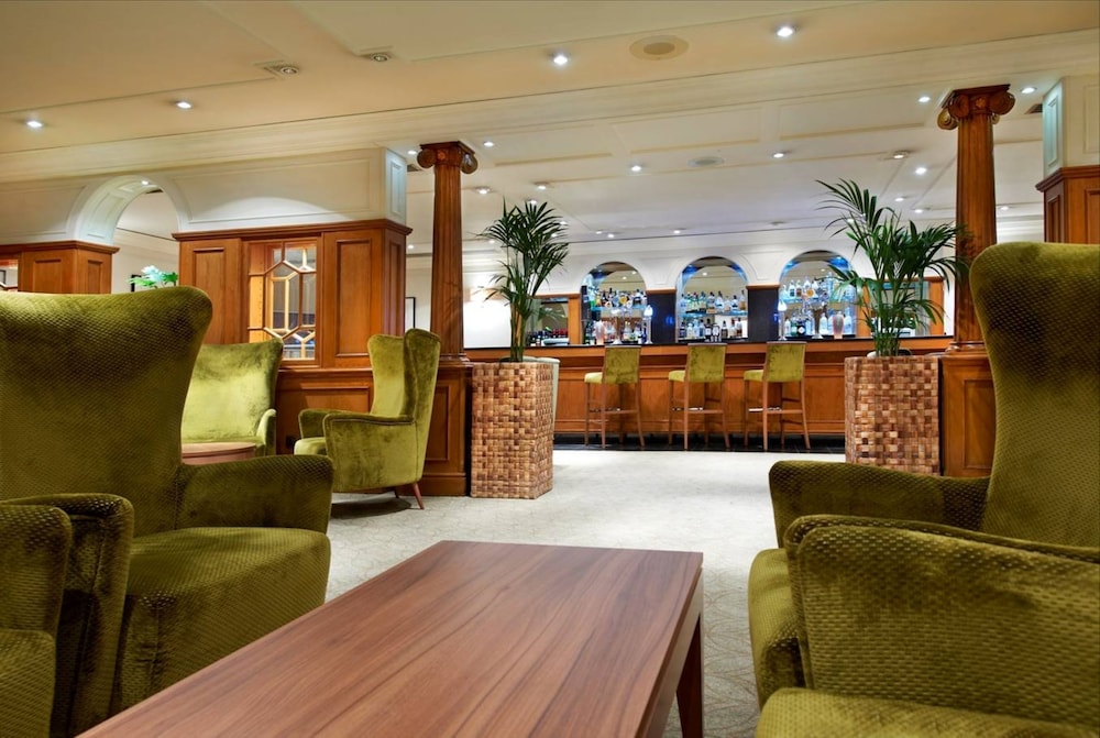 DOUBLETREE BY HILTON SOUTHAMPTON 10/93