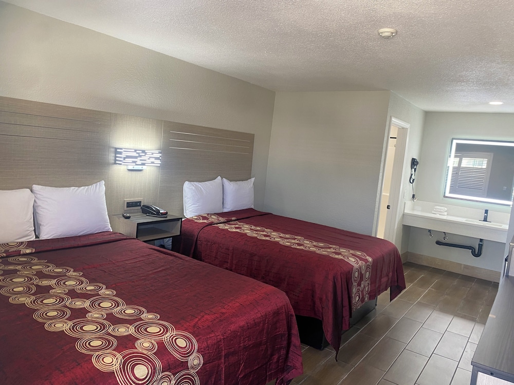 Mayfair Inn Ontario Airport 17/35