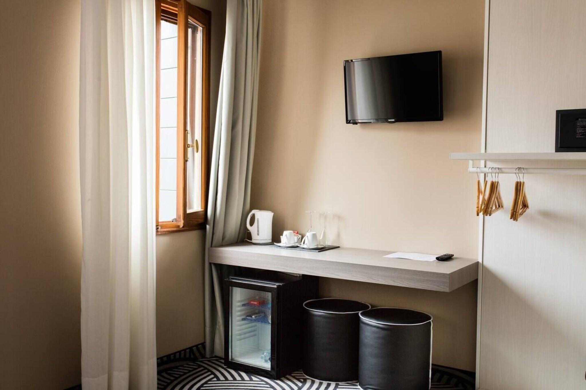 Hotel Cannaregio 2357 12/22