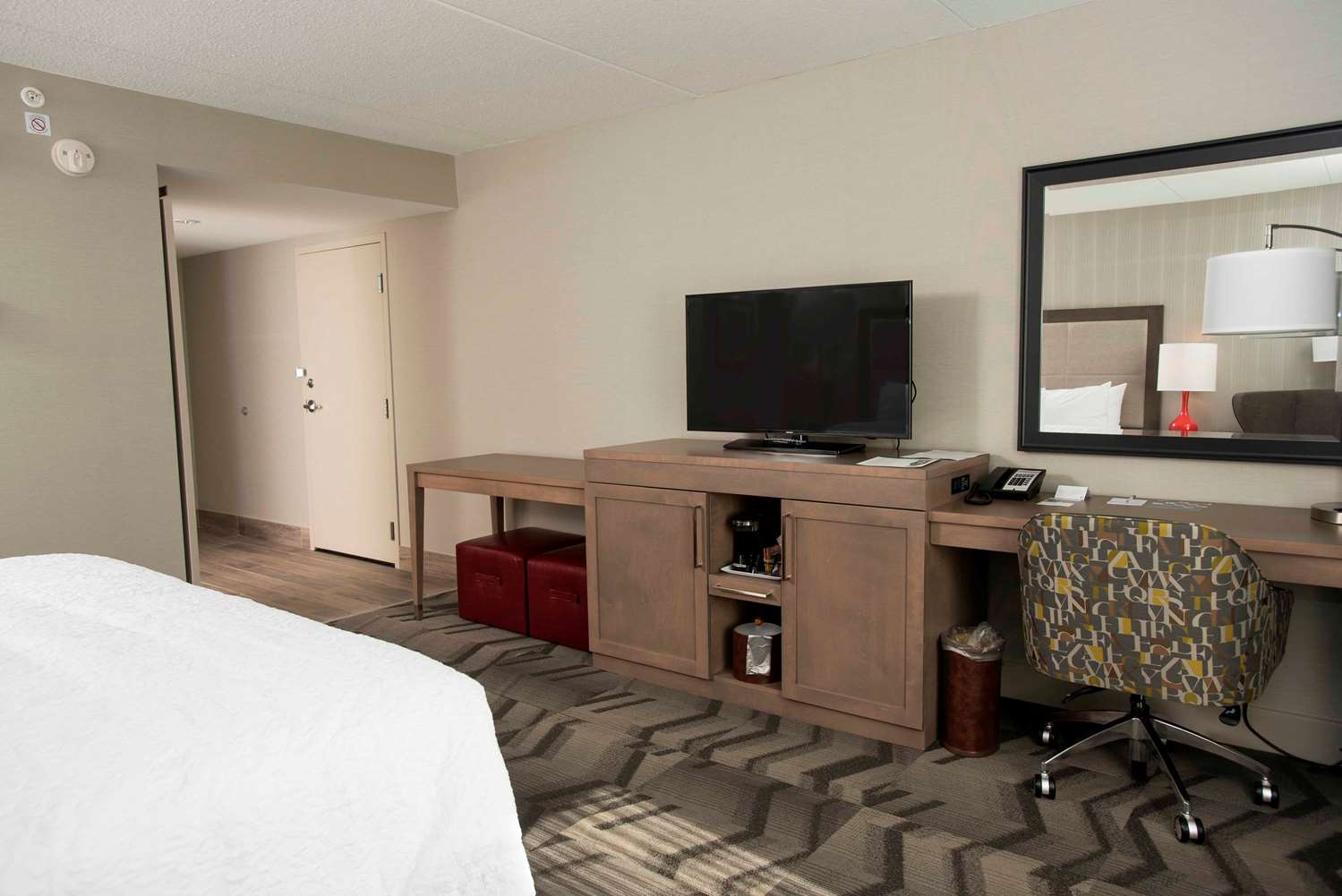 Hampton Inn & Suites by Hilton Thunder Bay 44/49