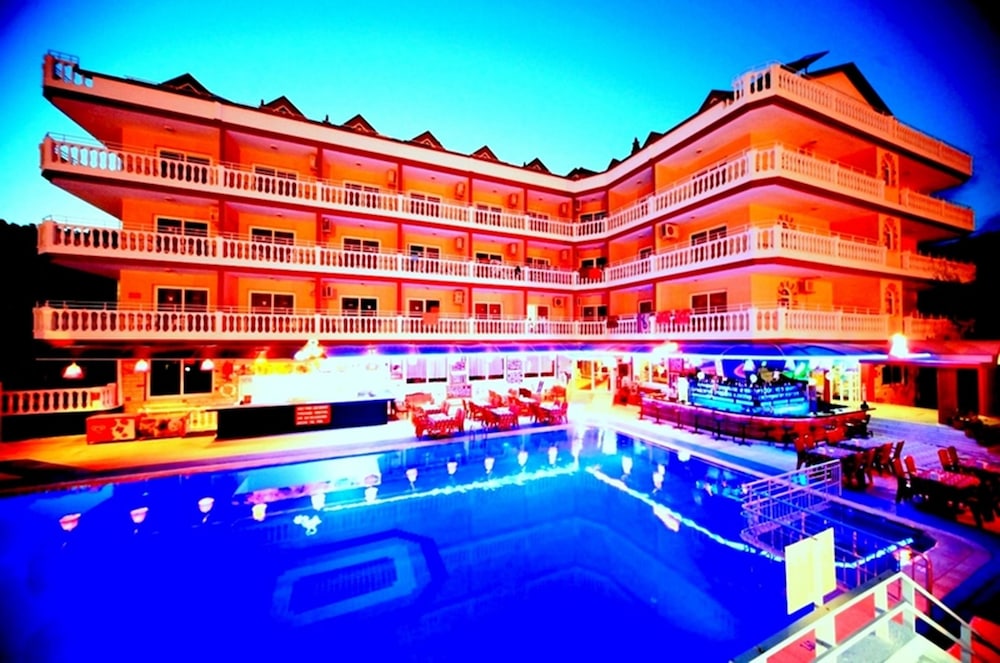 Mustis Royal Plaza Hotel photo3