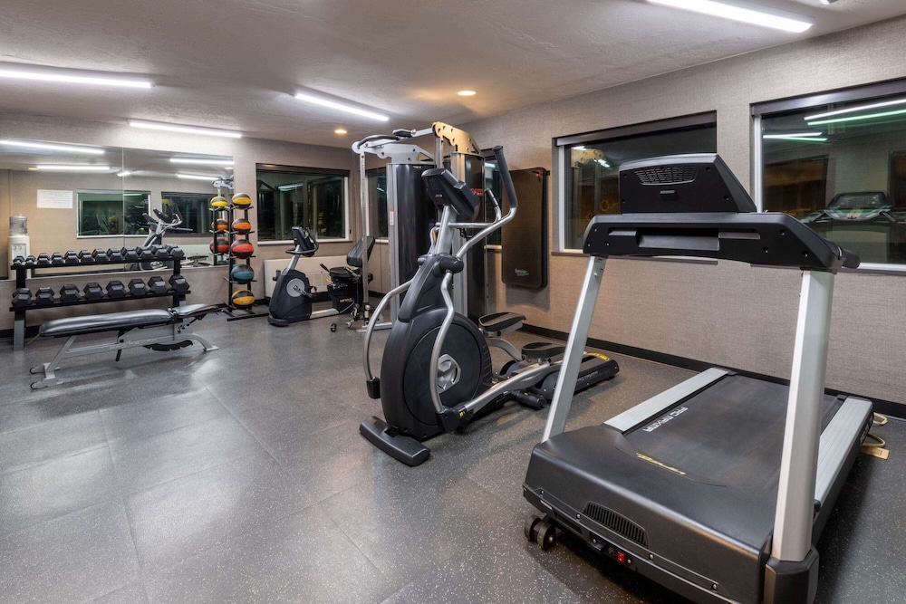 La Quinta Inn and Suites by Wyndham Anchorage Airport 16/23