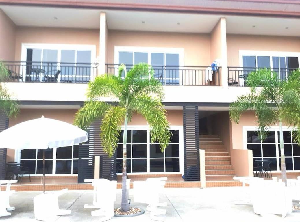 4 Palms Resort 1/45