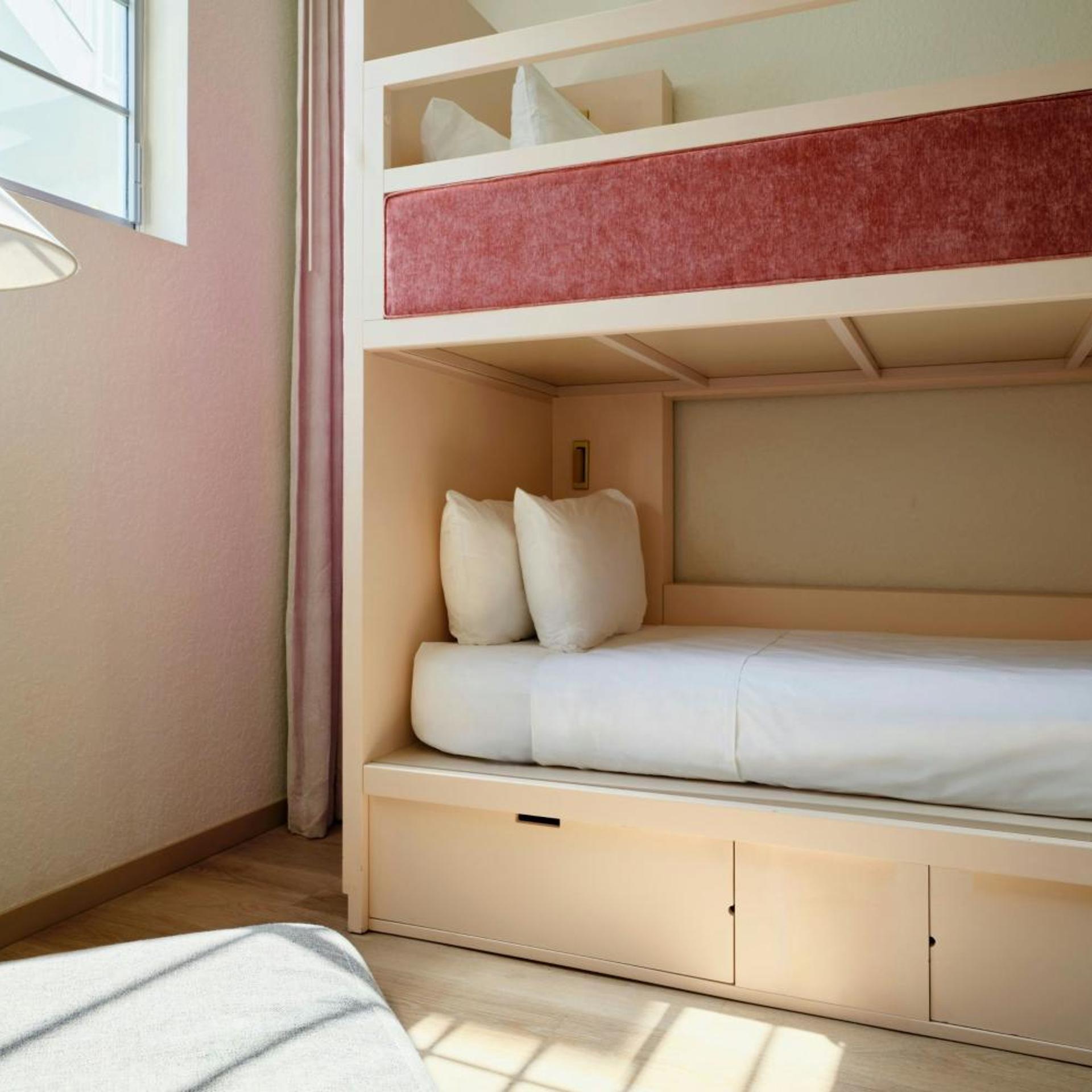 Room, Triple, 3 Bunk Beds, Pool View, Bunk Bed