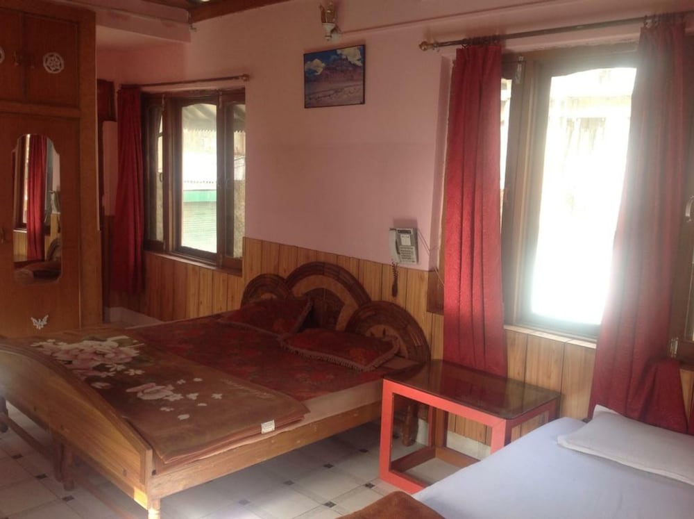 Hotel Ekant Lodge 36/50
