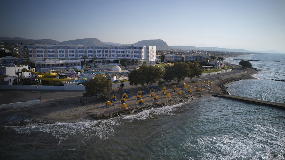 Oya Beach 71/73