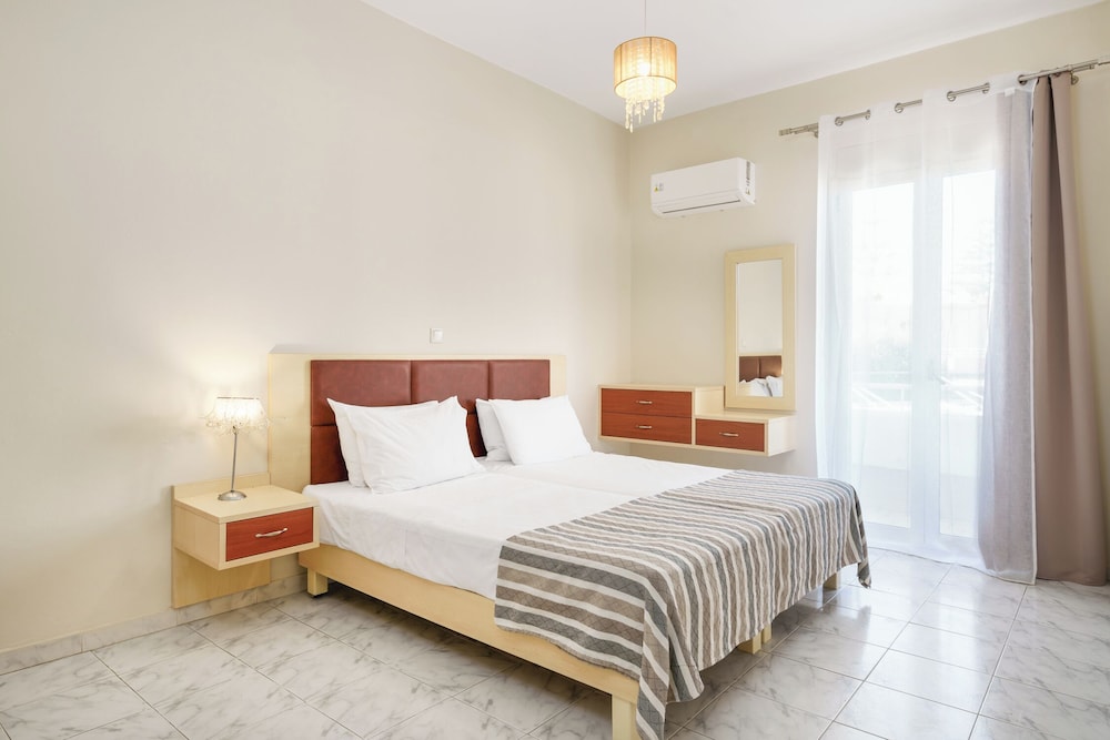 Axos Hotel 32/70