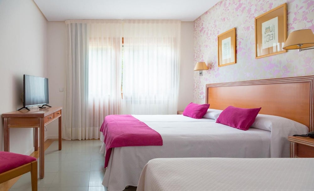 Hotel Los Arces 38/68
