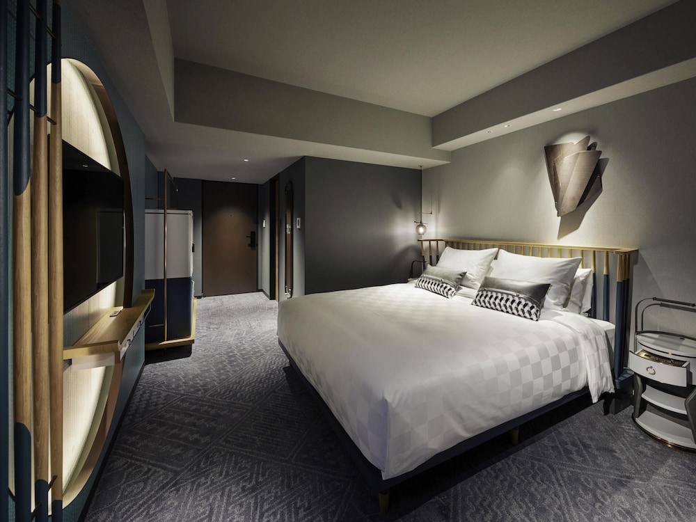 SUPERIOR, KING BED