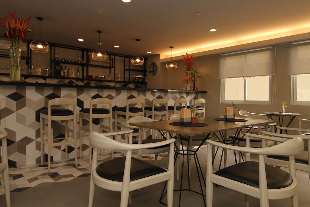 Cebu Hotel Plus 47/55