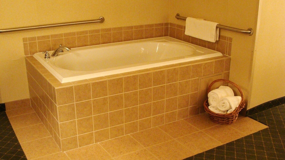 Holiday Inn Express Lebanon 36/36