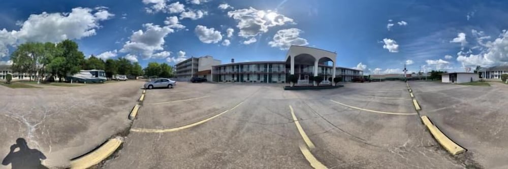 Willow Tree Inn 37/38