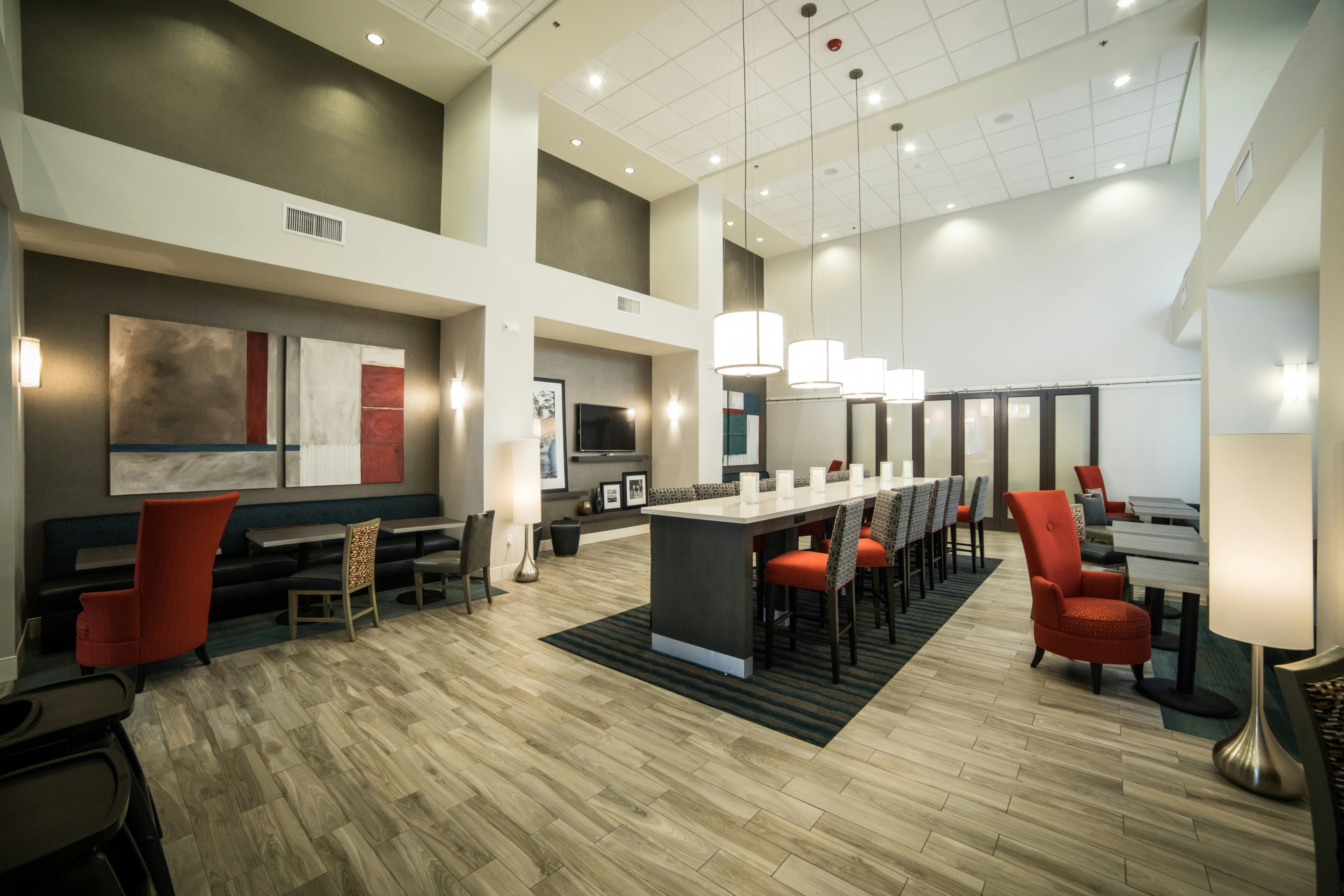 Hampton Inn & Suites Tempe/Phoenix Airport 48/68