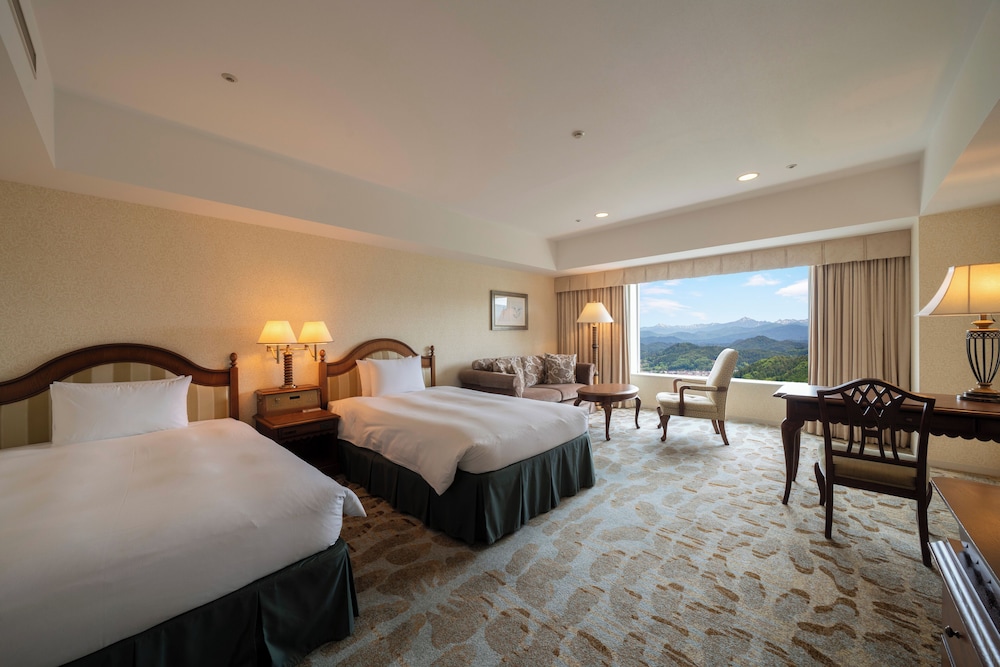 DELUXE, TWIN BEDS