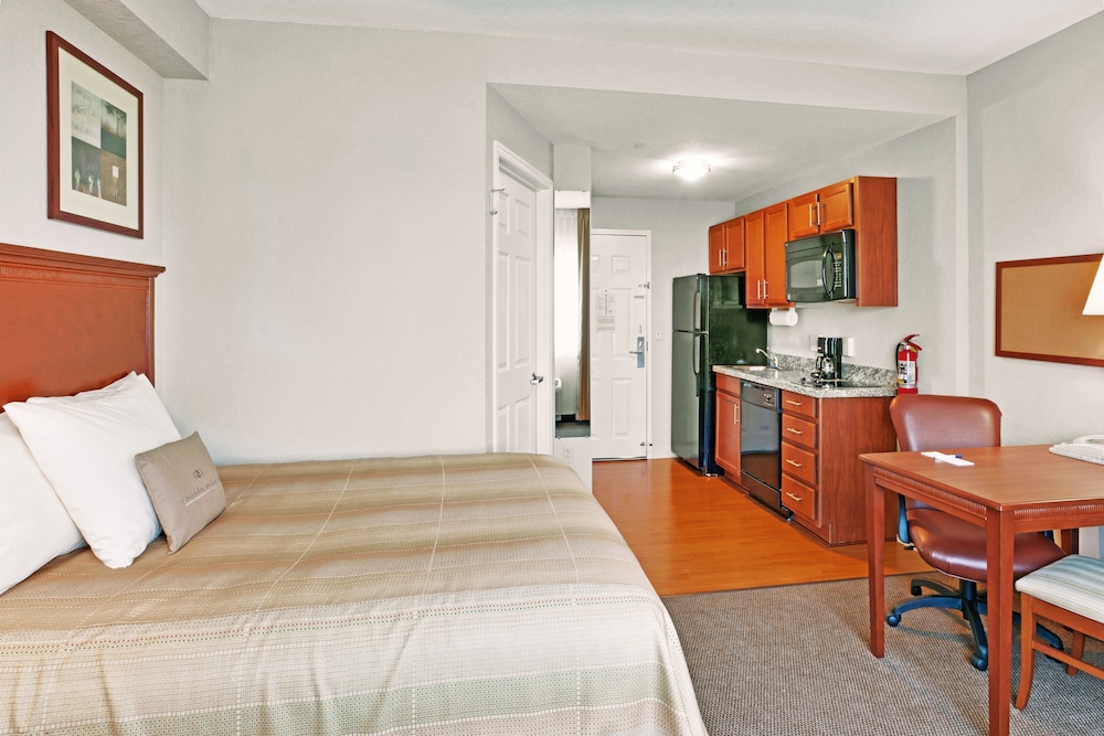 Candlewood Suites Hazleton 13/46