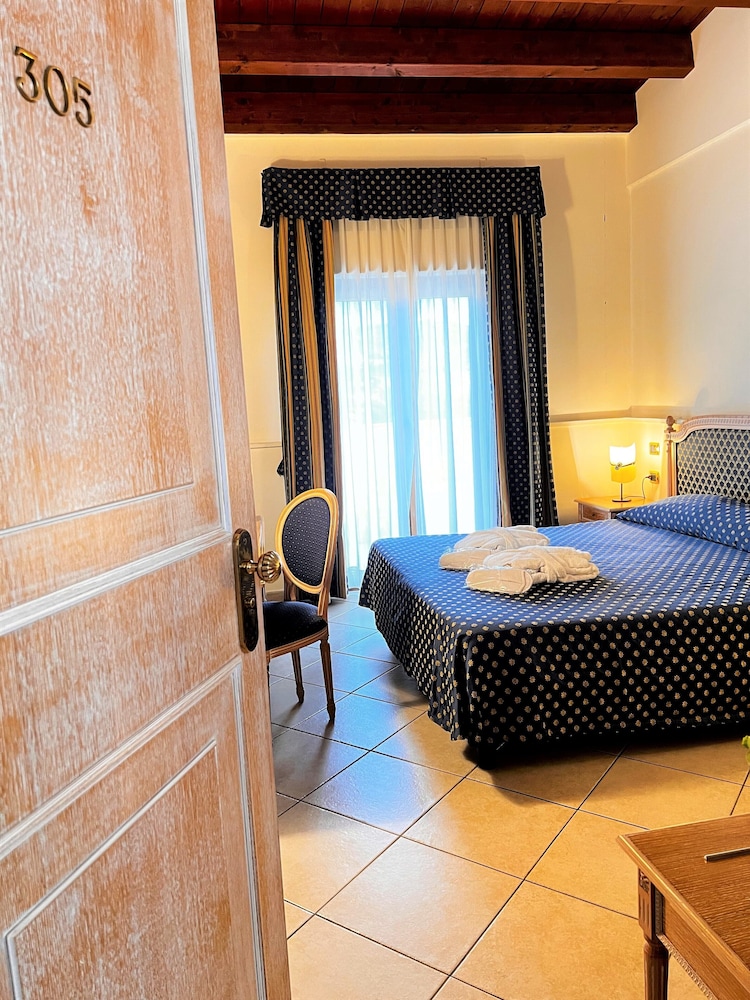 Hotel Villa Romana 13/62
