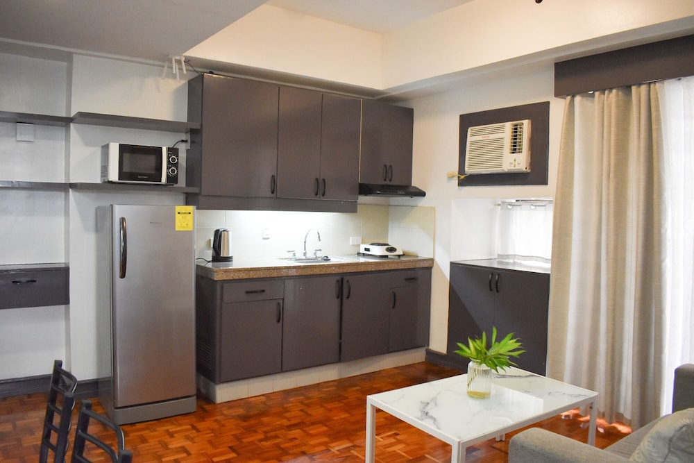 Sunette Tower Suites Makati City Center 12/75