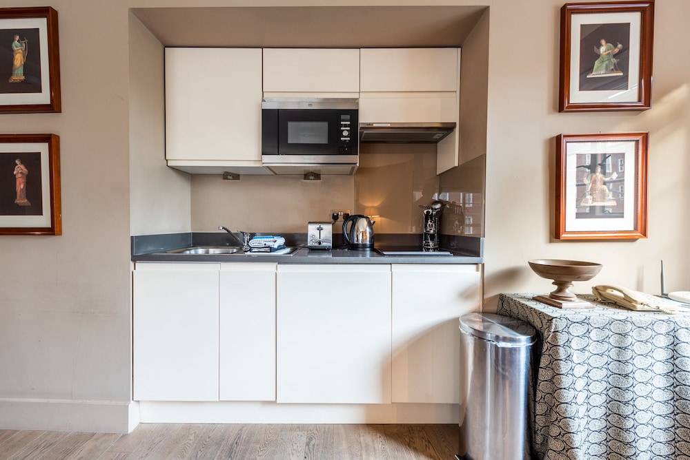 Nell Gwynn House Apartments 11/63