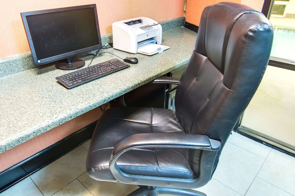 Comfort Inn And Suites Macon 29/40