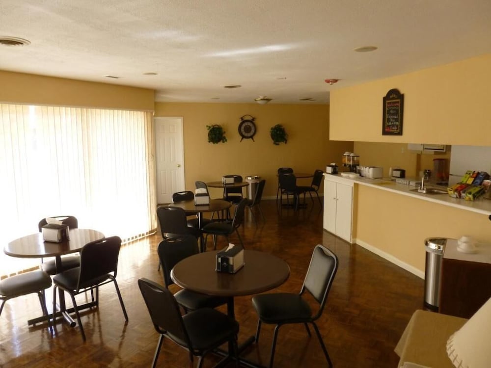 Alvin Extended Stay 45/62