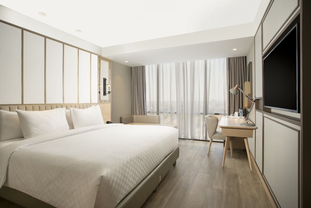 Swiss-Belhotel Solo 7/57