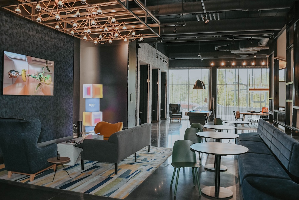 Aloft Omaha West 32/50