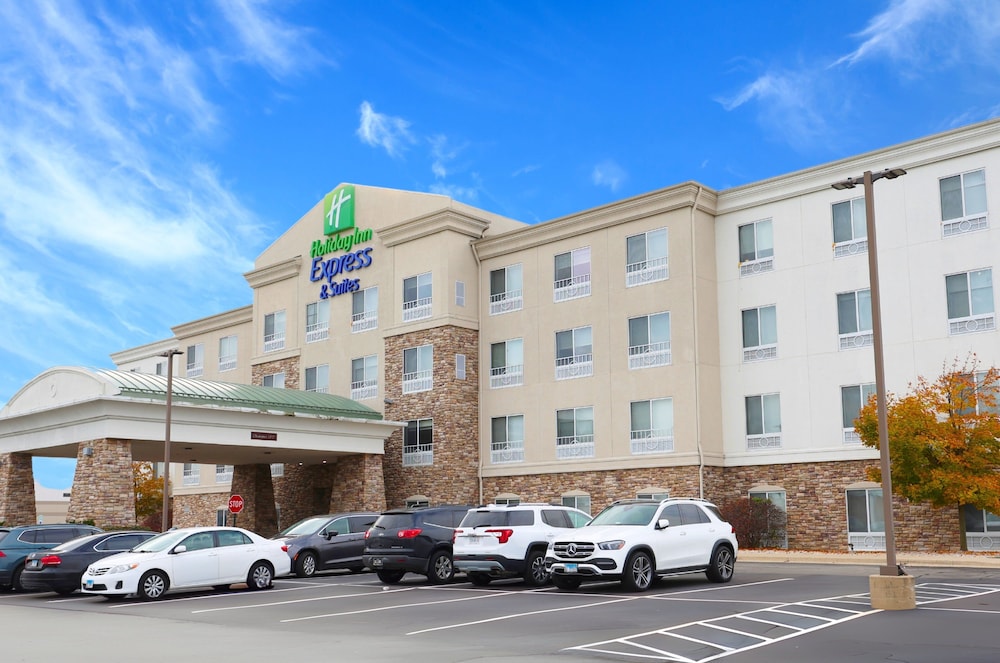 Holiday Inn Express & Suites Chicago North-Waukegan-Gurnee 47/50
