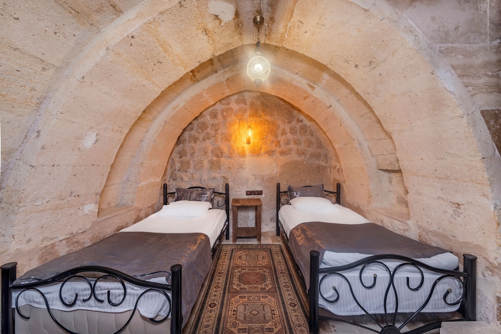 Zula Cave House 43/47