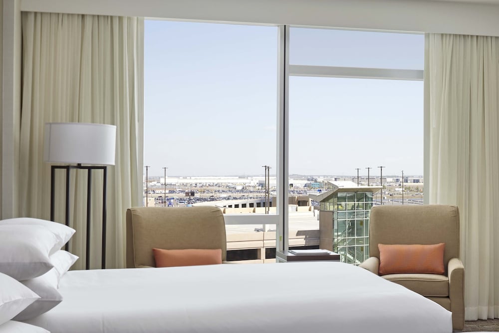 CALGARY AIRPORT MARRIOTT IN-TERMINAL HOTEL 11/33
