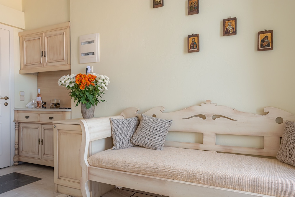 Pandora Suites 32/58