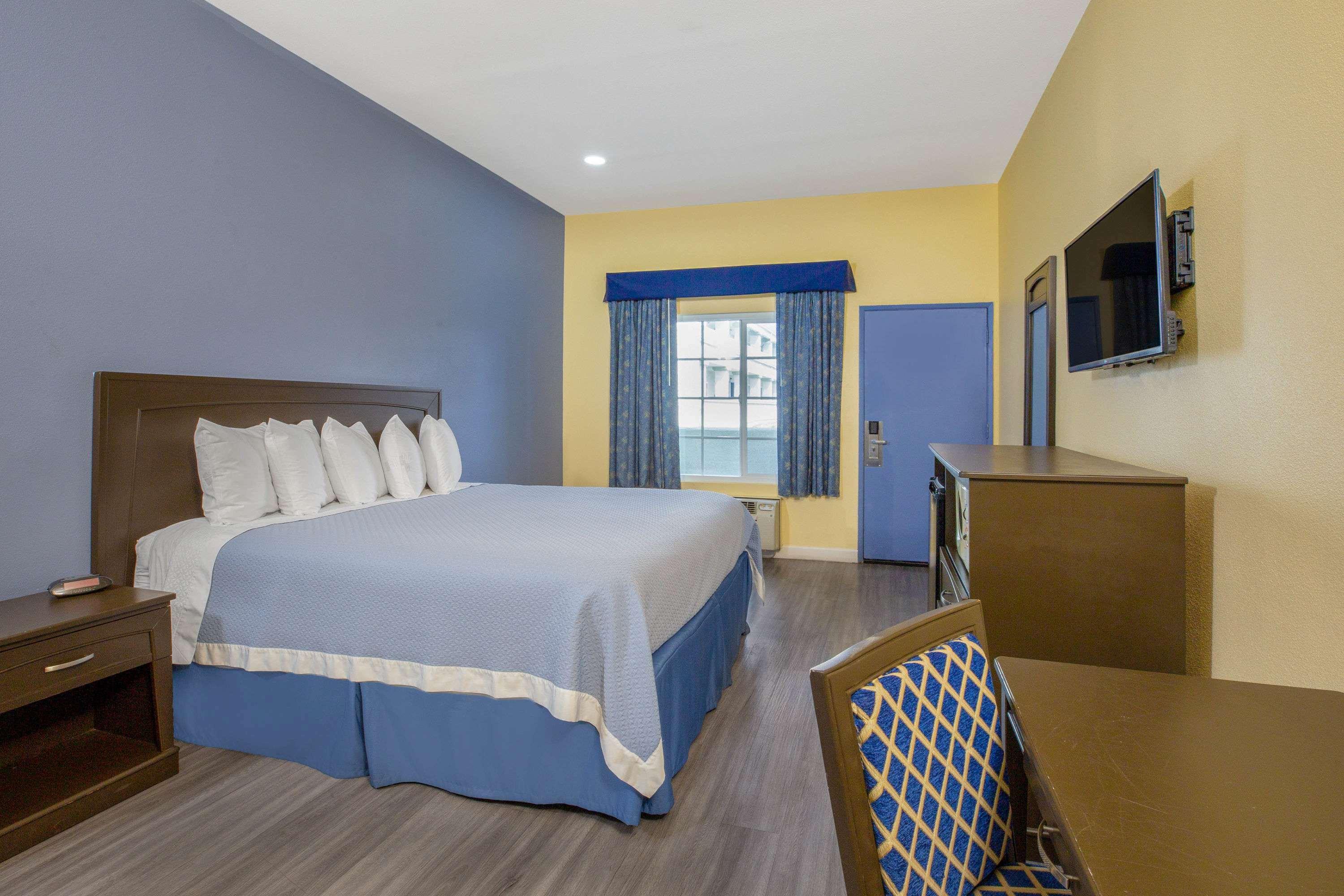 Days Inn By Wyndham Banning Casino/Outlet Mall 9/16