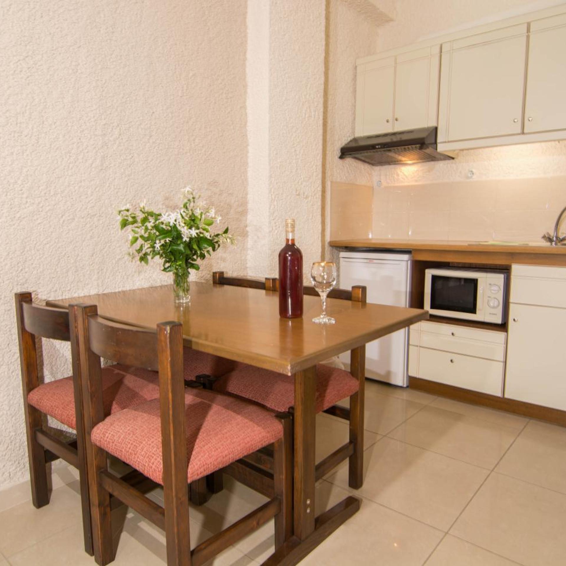 Lito Apartments 40/58