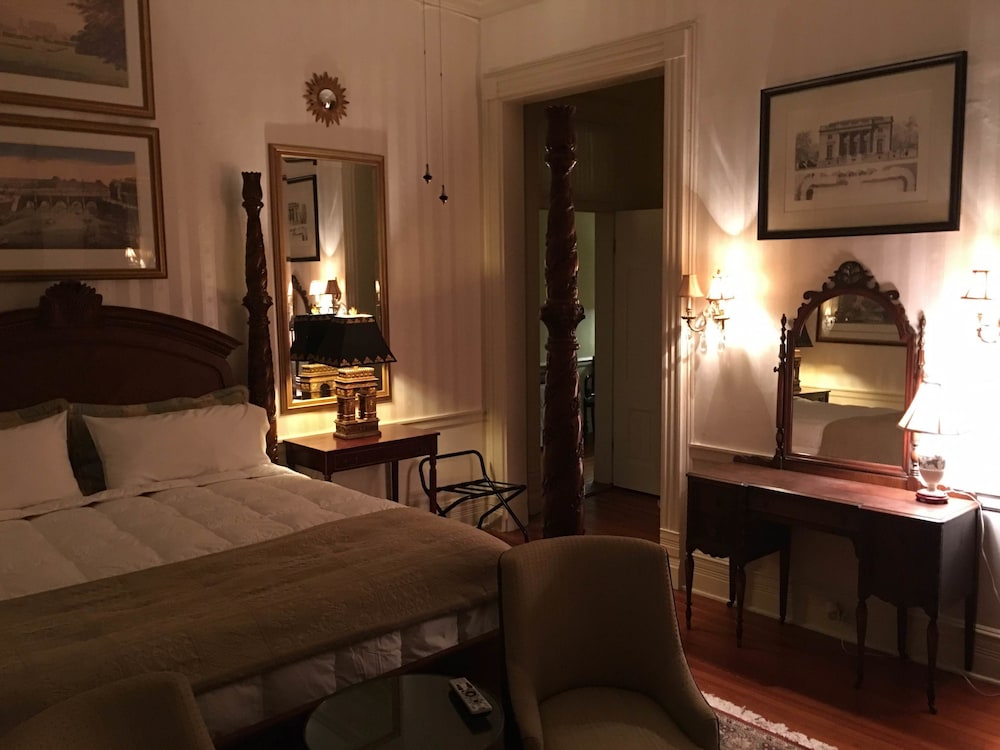 Burke Mansion 30/43