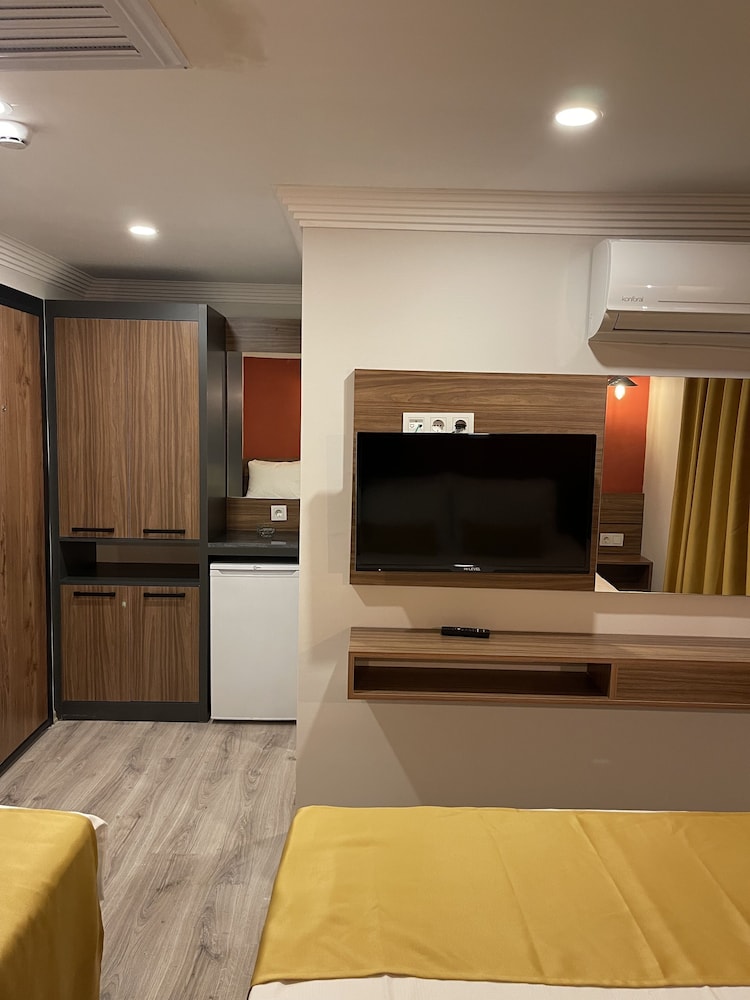 Terra Rossa Suites 6/44