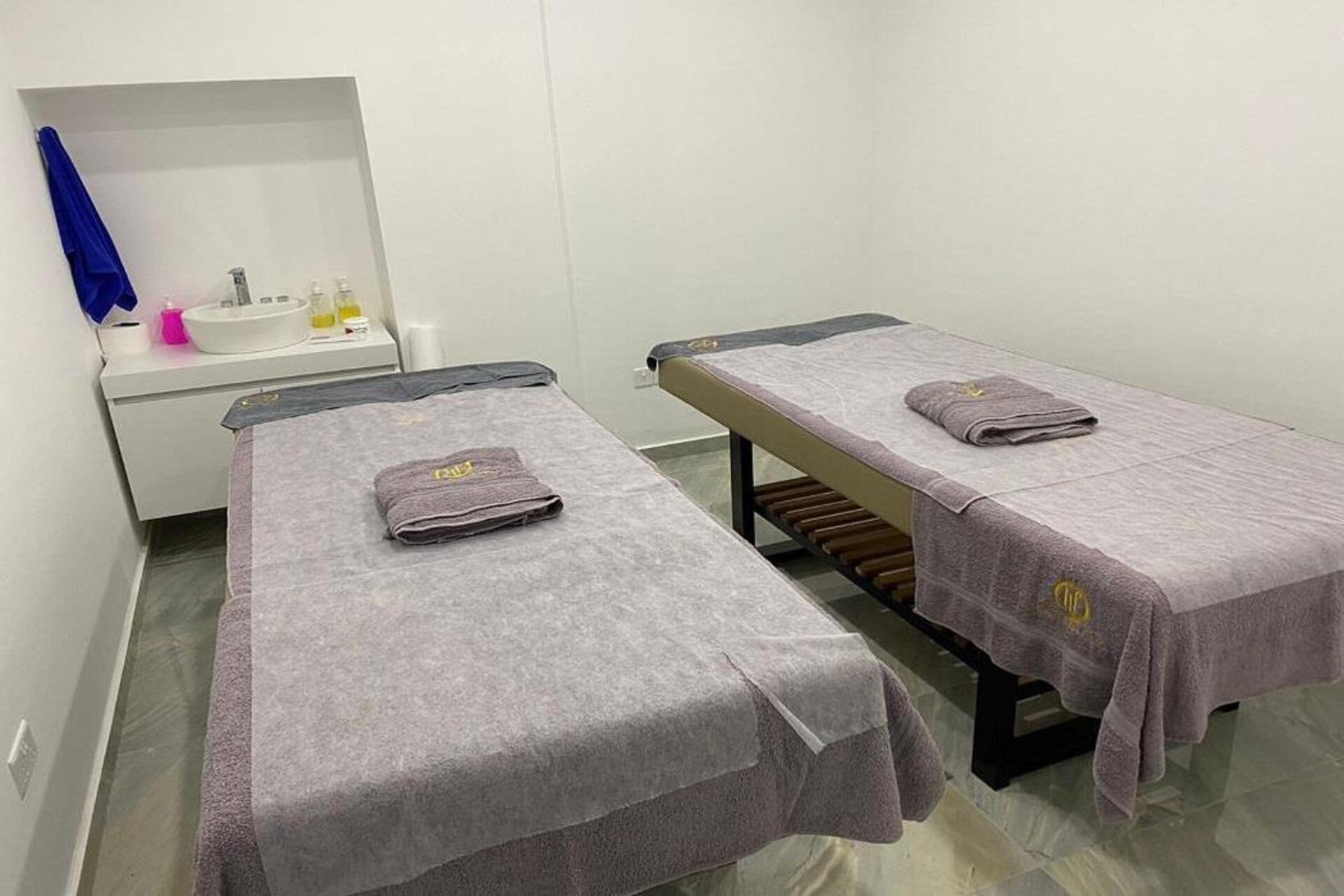 Rose Gardens 15/35