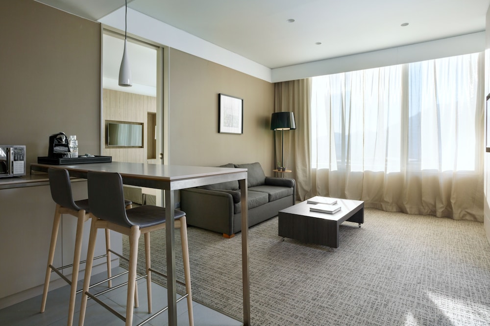 Courtyard Santiago Las Condes 42/55
